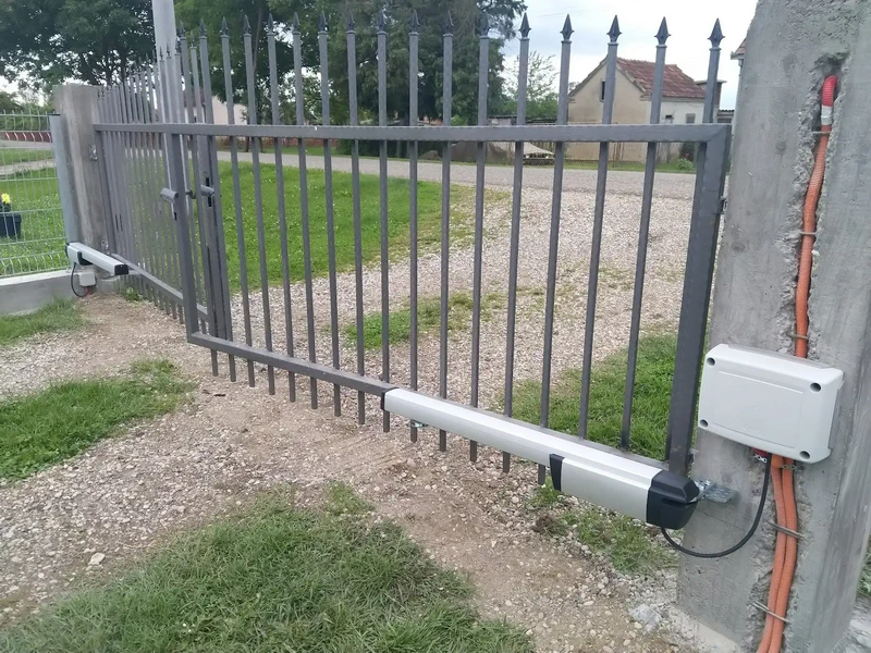 Ugradnja motora za krilne kapije – automatizacija dvorišnih ulaza