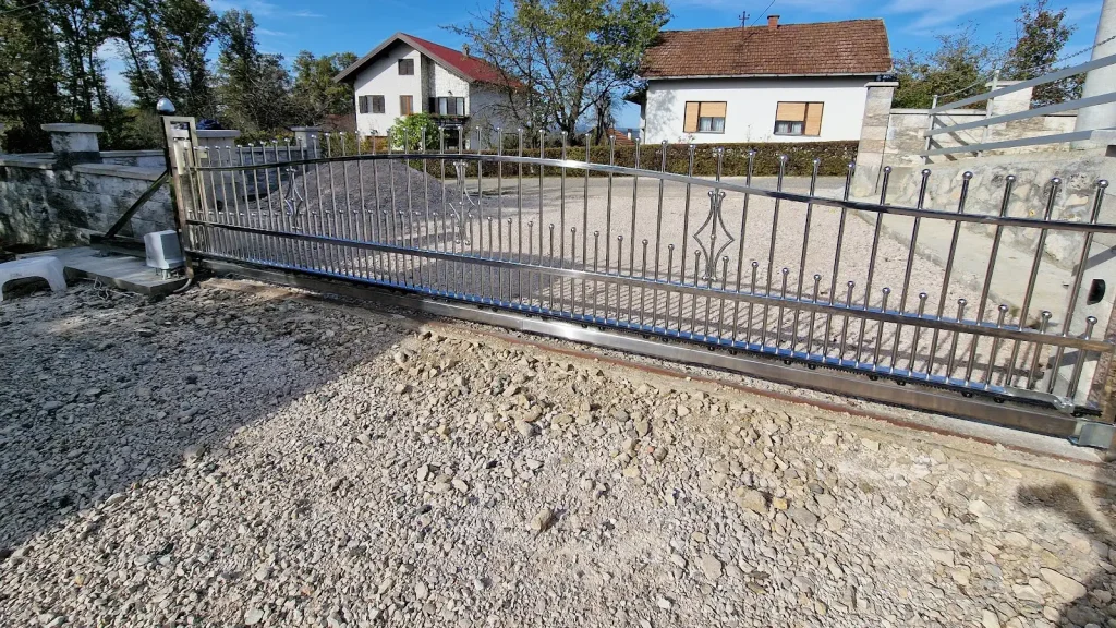 Motori za klizne kapije Laktaši – automatska i sigurna rješenja